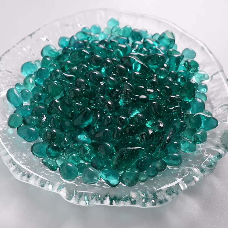 Perles de verre colorées utilisées pour les pierres adhésives et la décoration